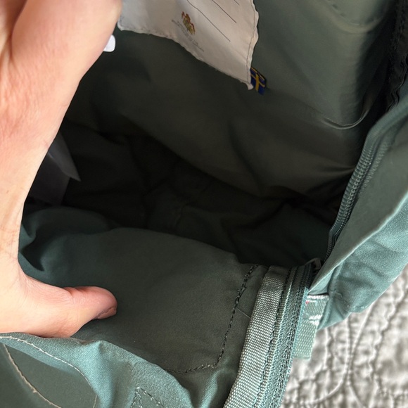 Fjallraven Kånken Mini Backpack in Teal and Pink - Picture 4 of 8